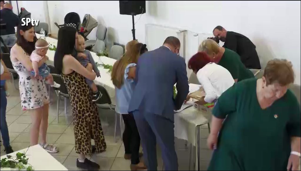 Újszülöttek Köszöntése